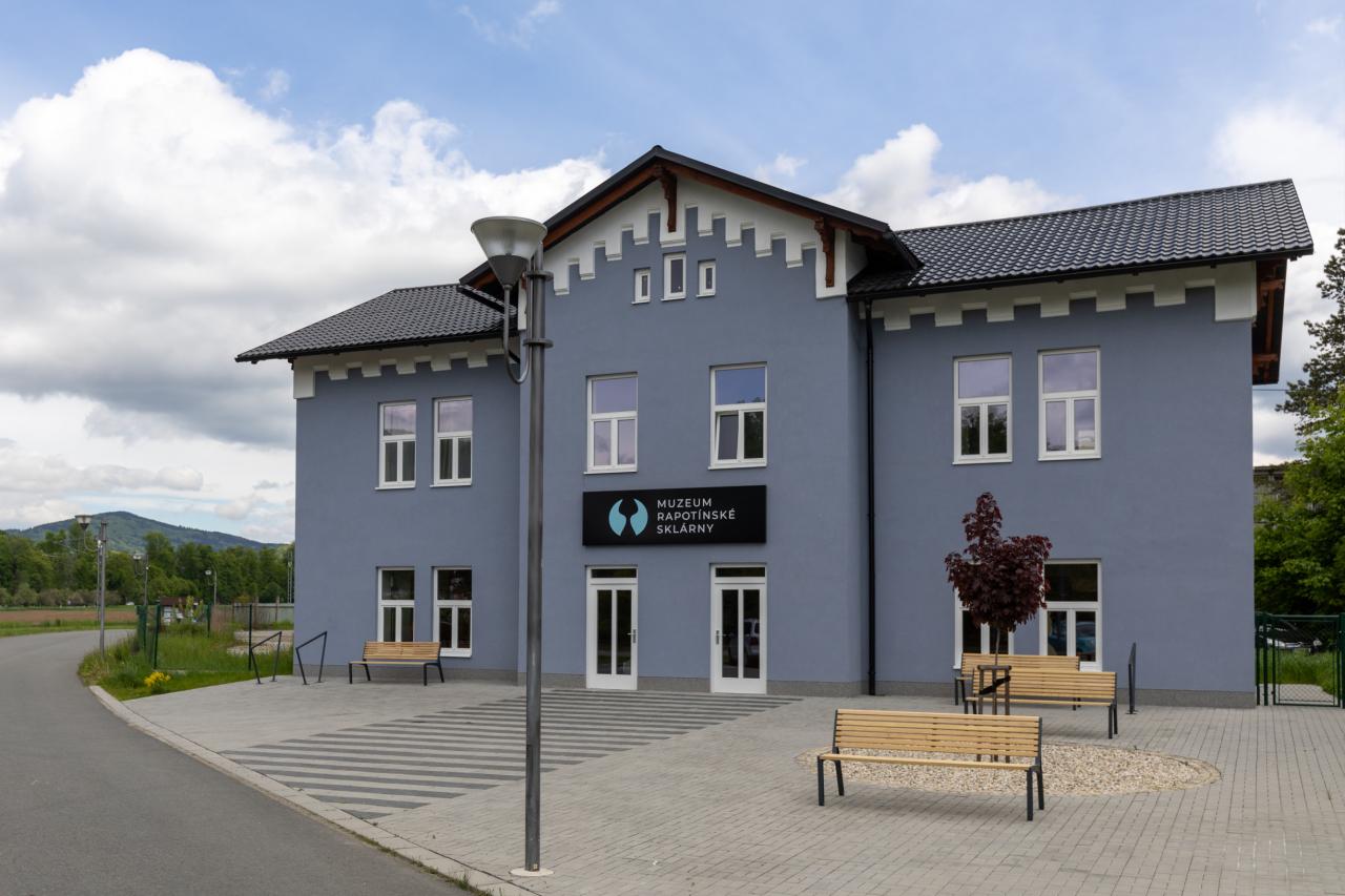 MUZEUM RAPOTNSK SKLRNY