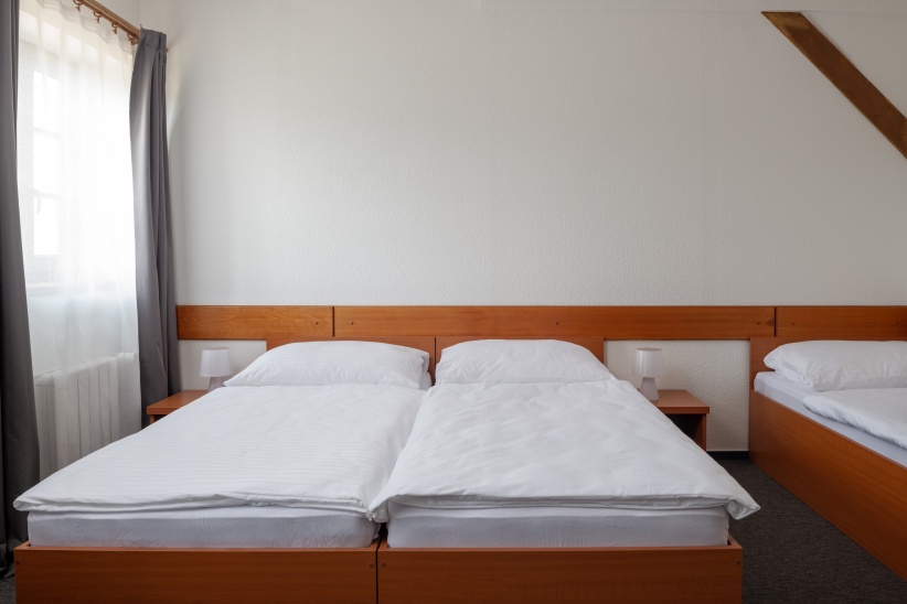 HOTEL POHODA - STAR� M�STO POD SN̎N�KEM