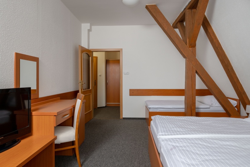 HOTEL POHODA - STAR� M�STO POD SN̎N�KEM