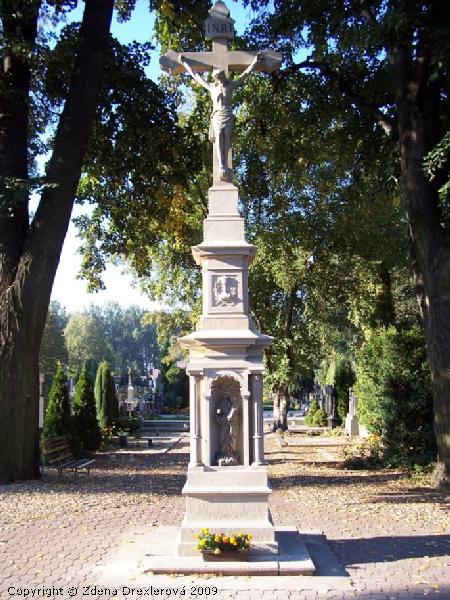 P�skovcov� k�� na m�stn�m h�bitov�