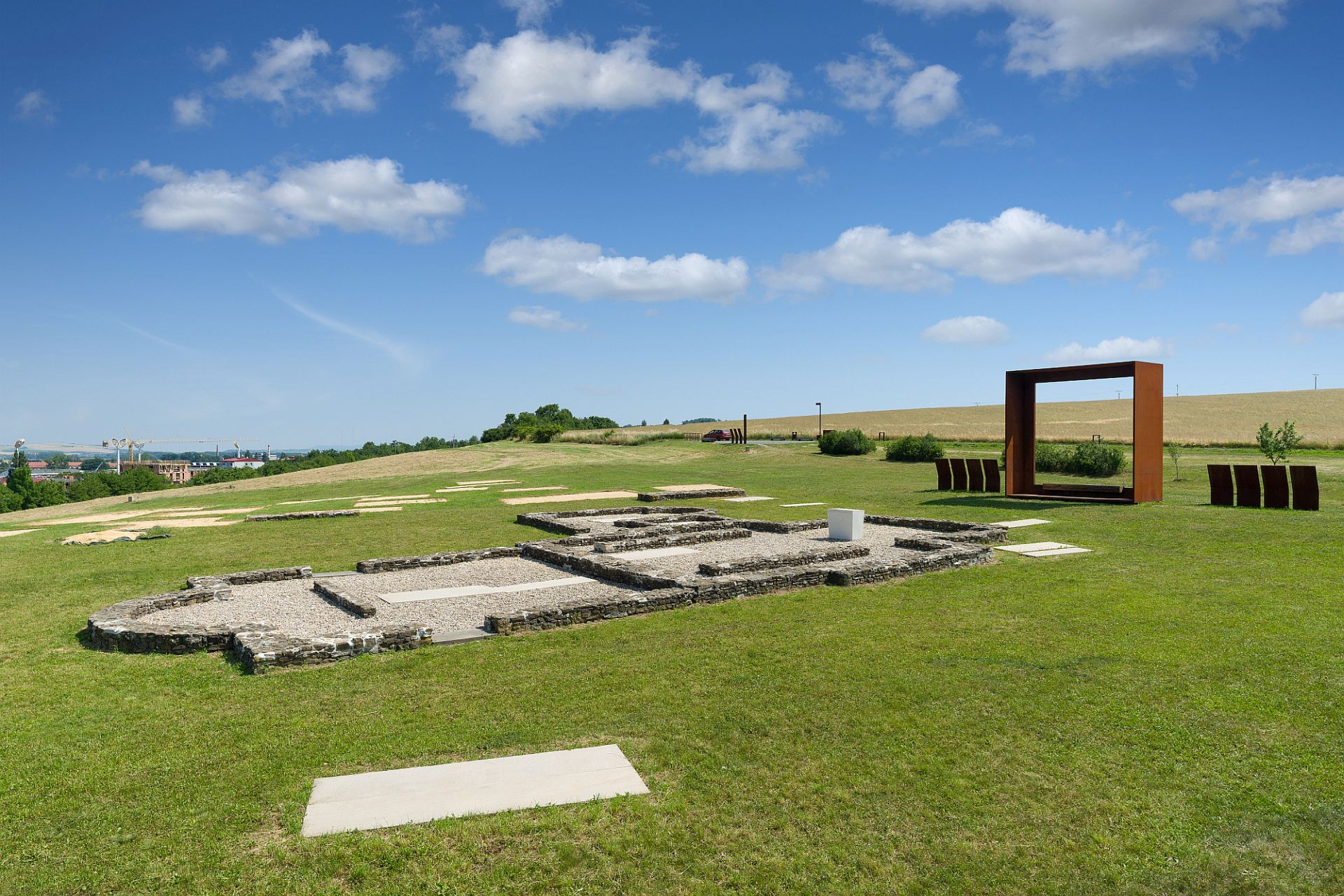 ARCHEOLOGICK� LOKALITA UHERSK� HRADI�T� - V݊INA SV. METOD�JE