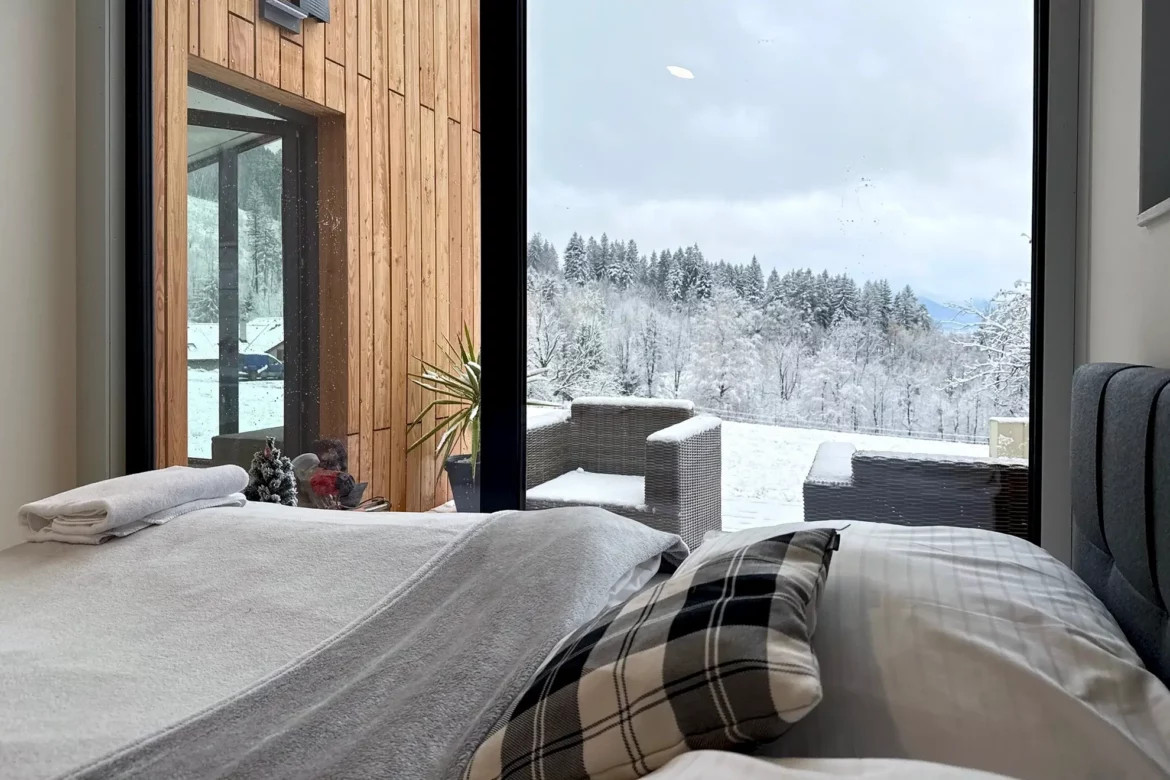 CHATA NA VYHL�DCE - MALENOVICE