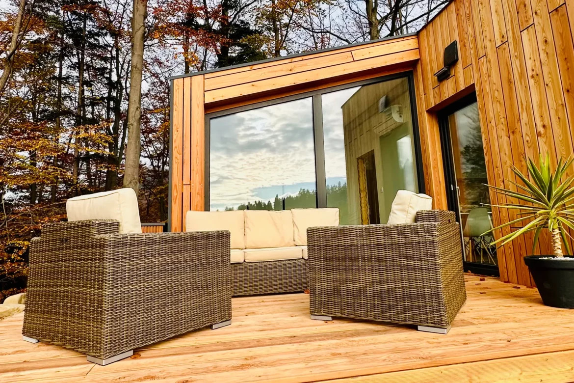 CHATA NA VYHL�DCE - MALENOVICE