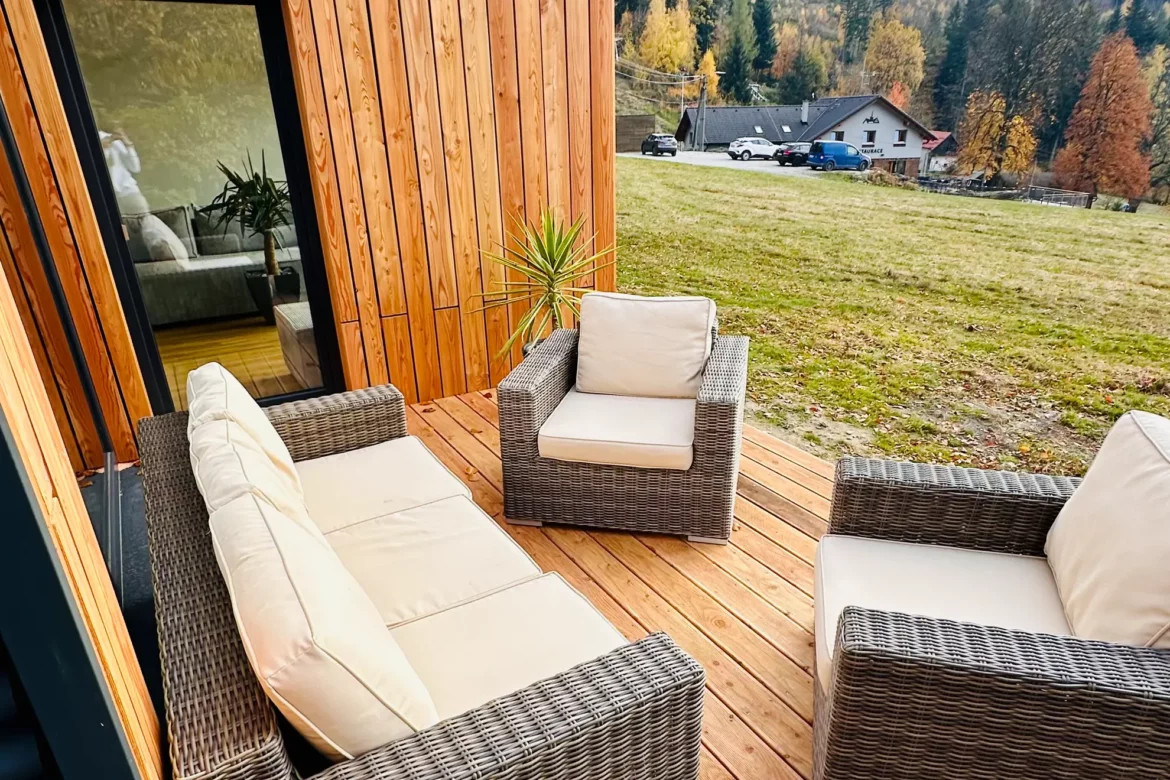 CHATA NA VYHL�DCE - MALENOVICE