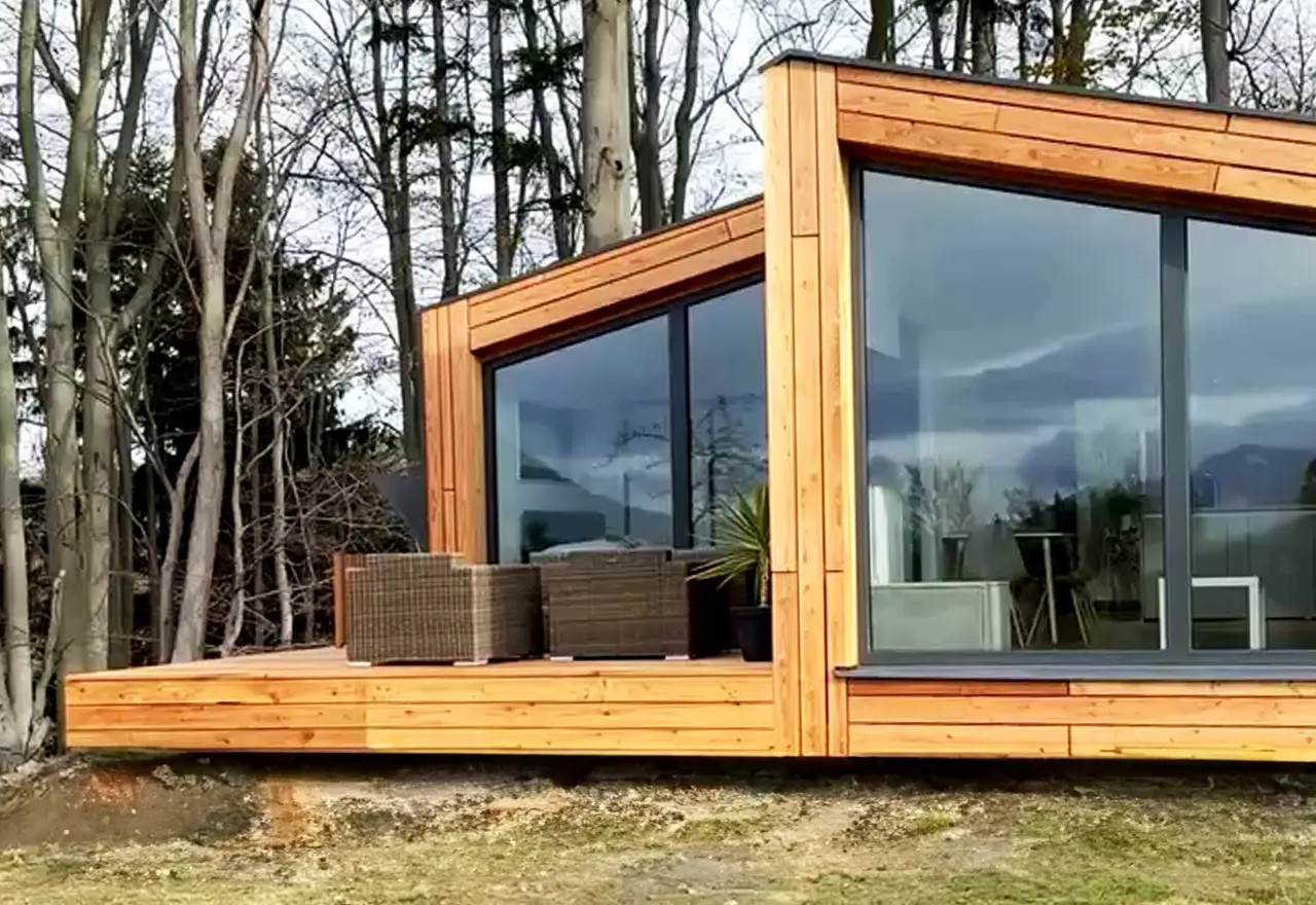 CHATA NA VYHL�DCE - MALENOVICE