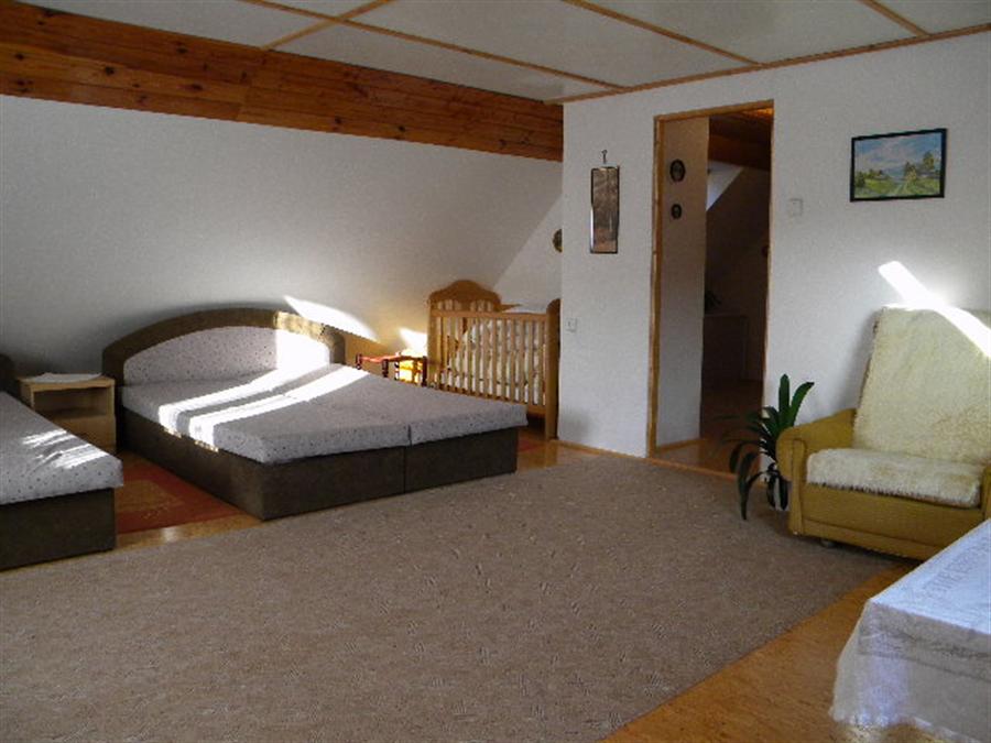 CHALUPA NA KOPAN� DOLN� BE�VA