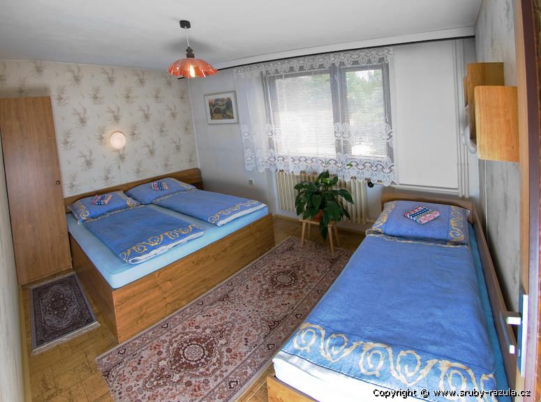 CHATA A APARTM�NY PROST�EDN� BE�VA