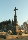 Kříž na hřbitově 
(klikni pro zvětšení)