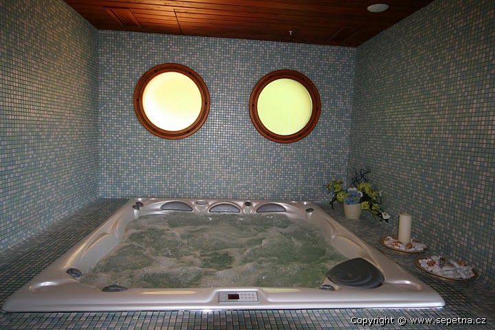 Wellness Slunko - whirpool