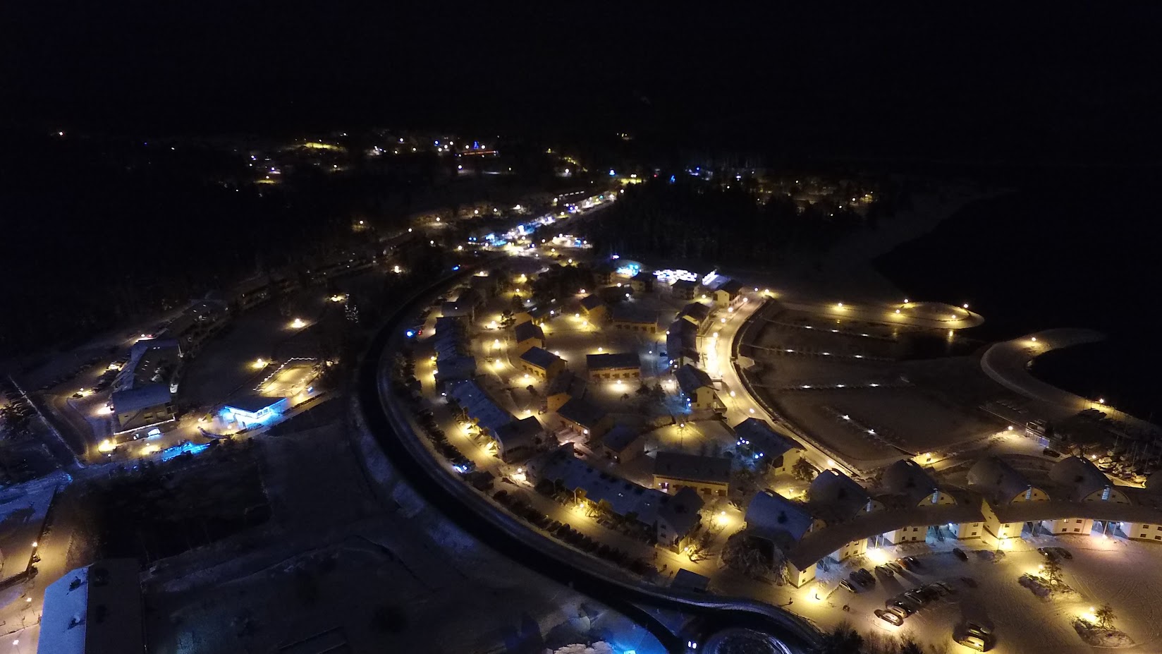 SKIARE�L LIPNO