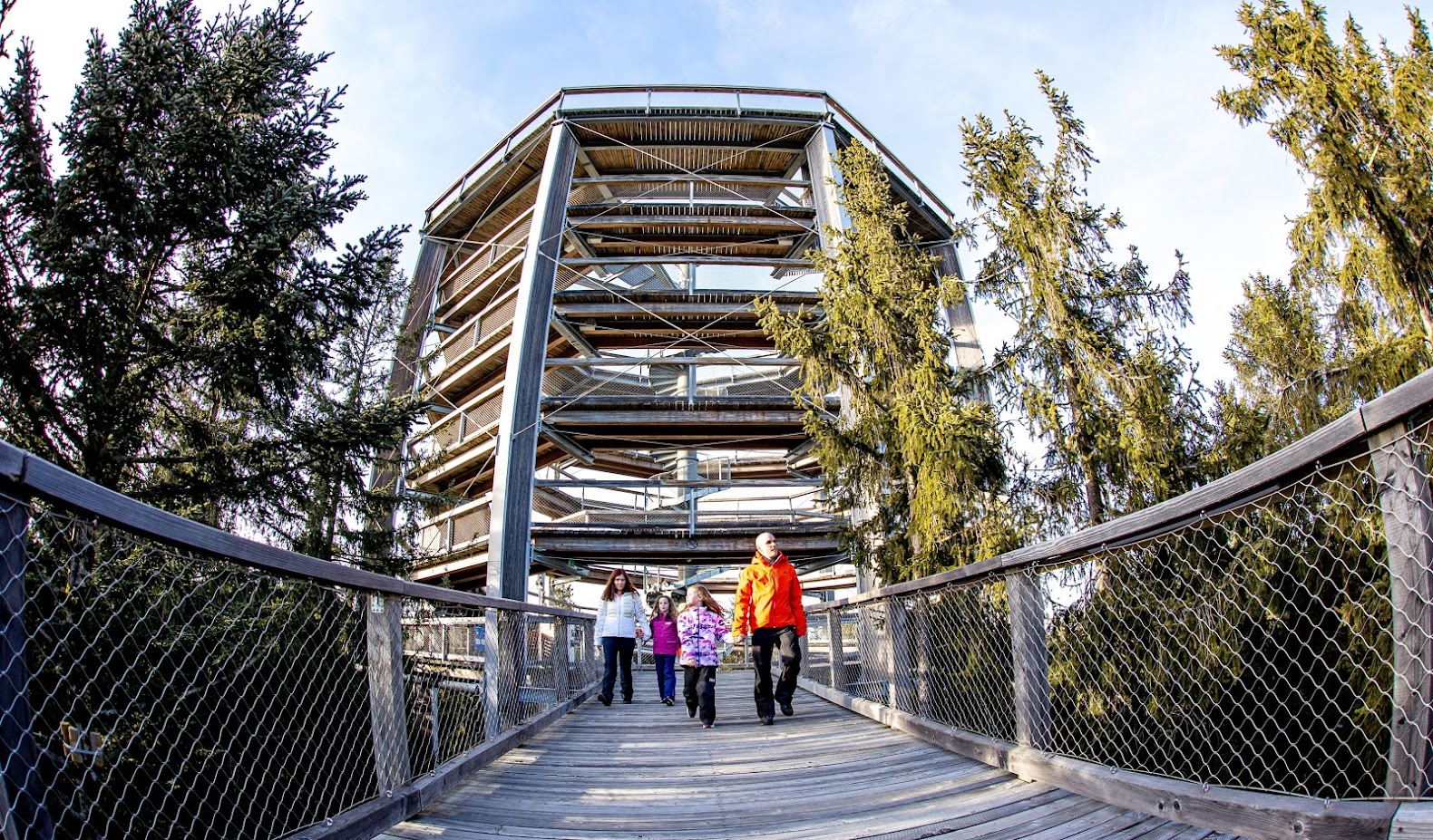 SKIARE�L LIPNO