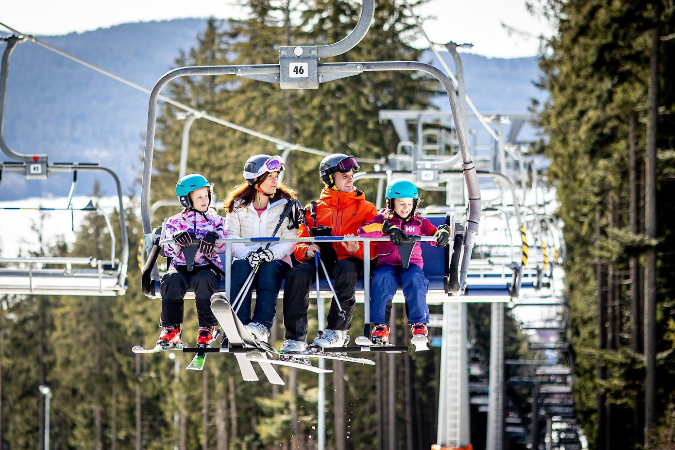 SKIARE�L LIPNO