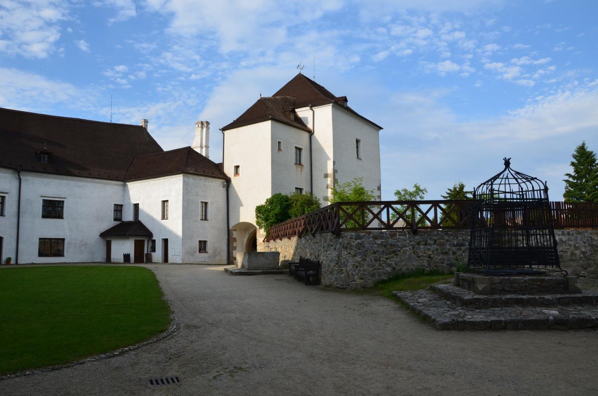 ST�TN� HRAD NOV� HRADY (NKP)