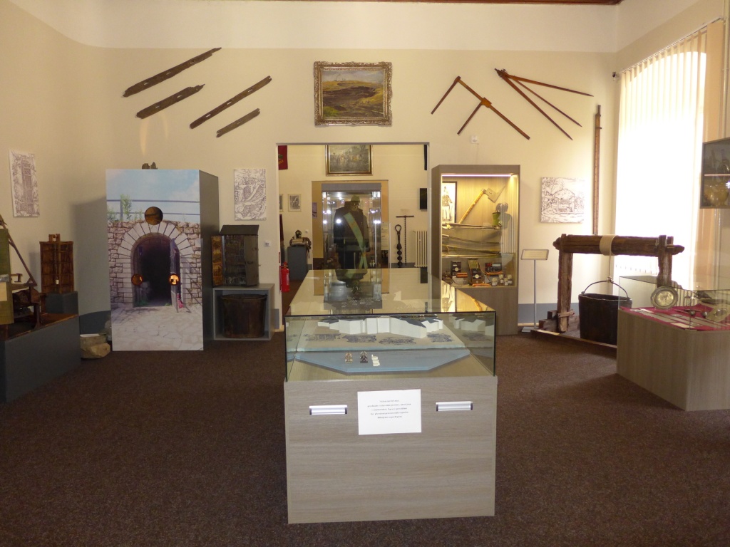 Z�MEK S MUZEJN� EXPOZIC� SOKOLOV