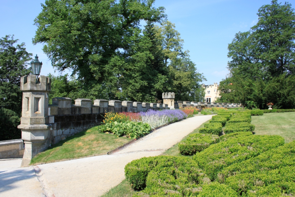 Z�MEK HLUBOK� NAD VLTAVOU (NKP)