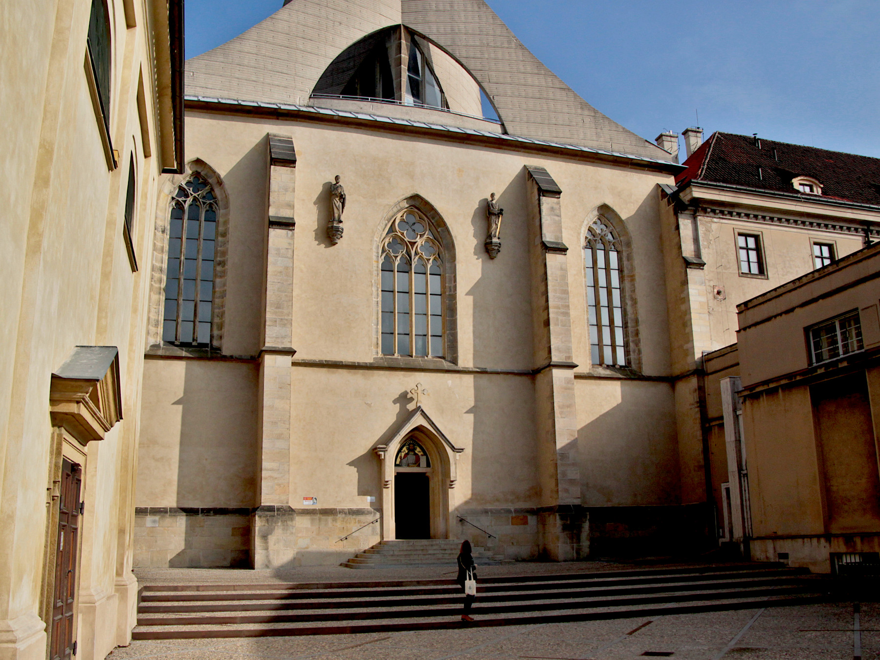 KL��TER NA SLOVANECH (EMAUZY) � PRAHA NOV� M�STO