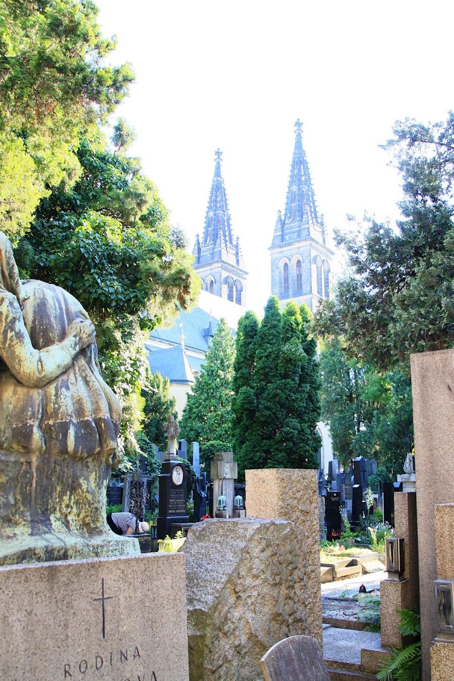 VY�EHRADSK� H�BITOV A SLAV�N 