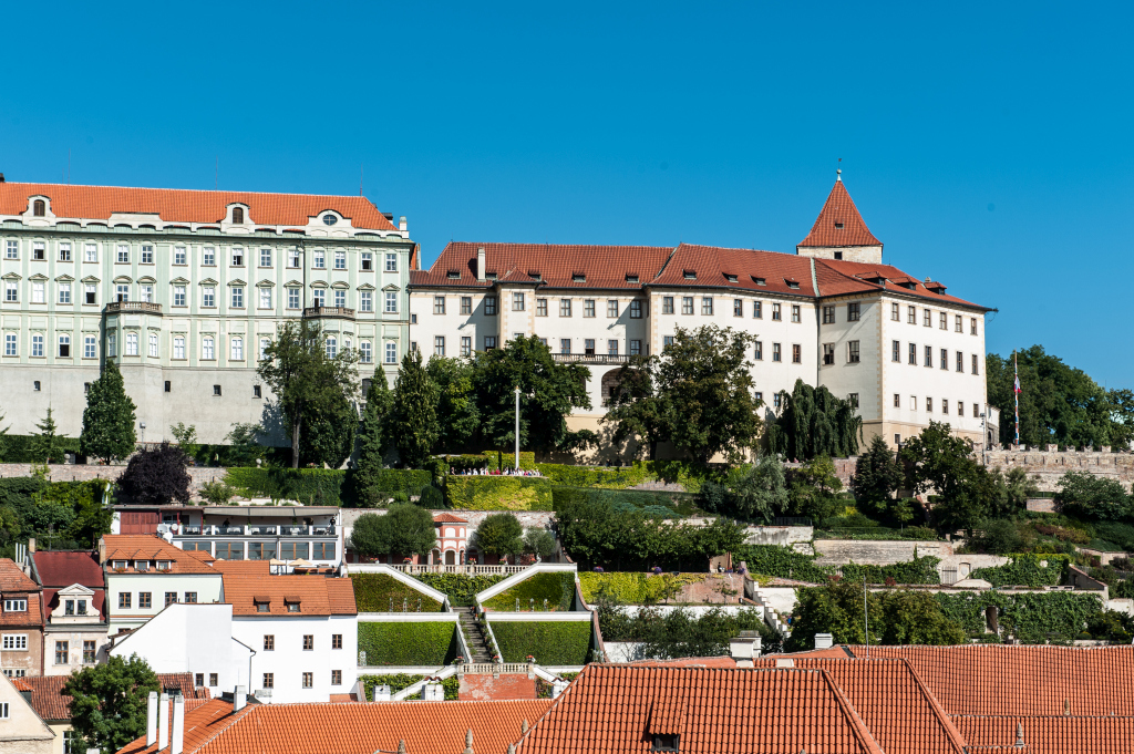 LOBKOWICZK� PAL�C - PRAHA HRAD�ANY