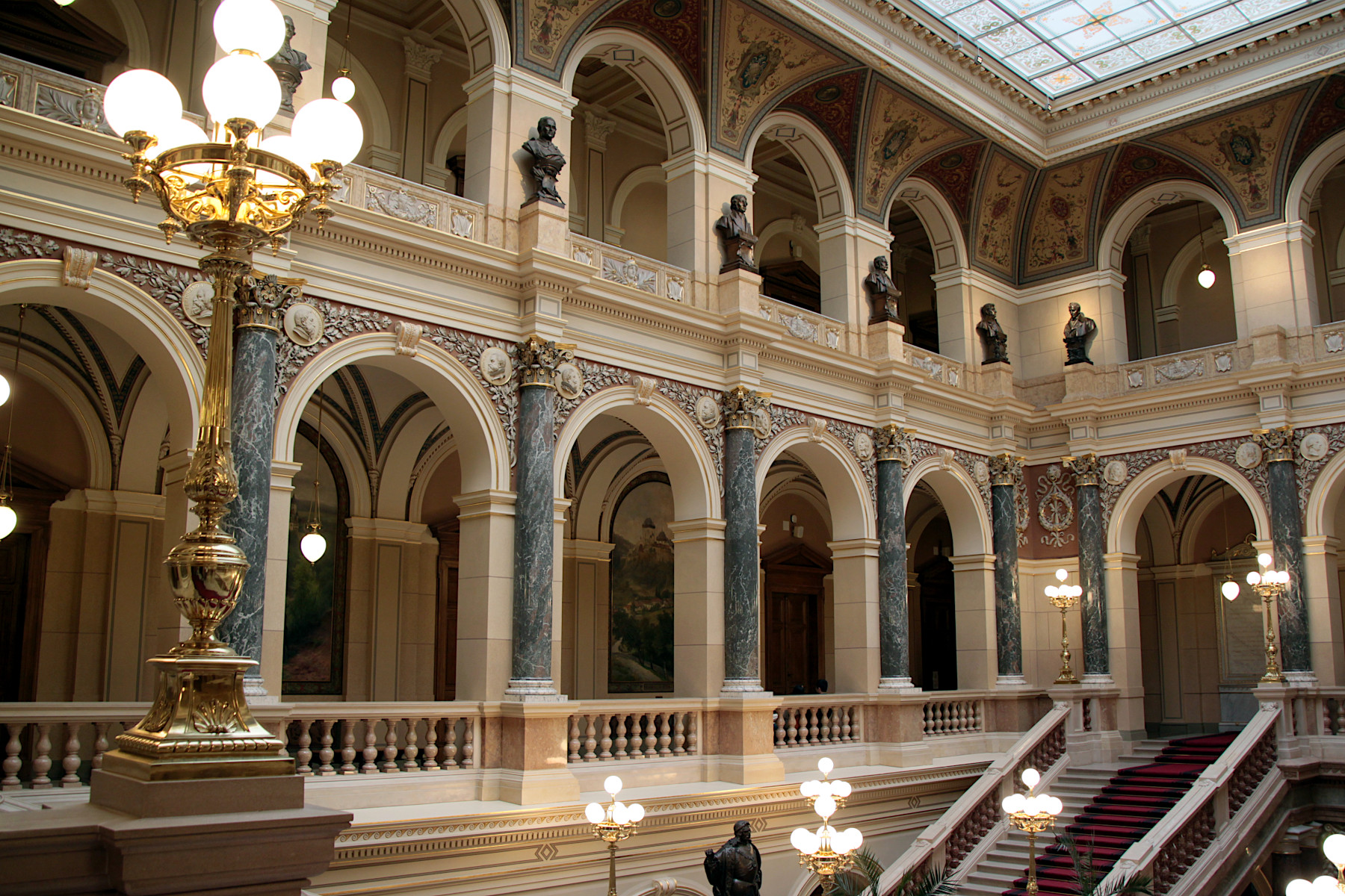 N�RODN� MUZEUM - PRAHA NOV� M�STO