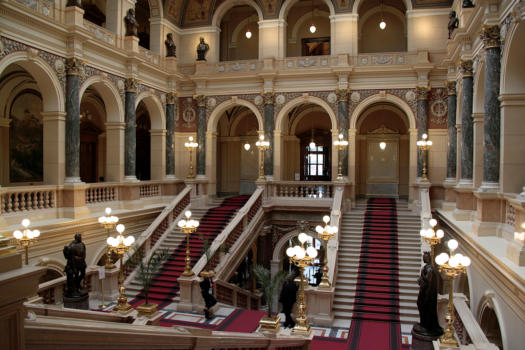 N�RODN� MUZEUM - PRAHA NOV� M�STO