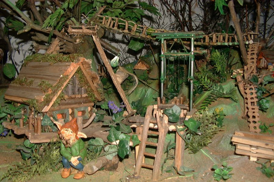 POH�DKOV� CHALUPA ML�ZOVY U KOLINCE