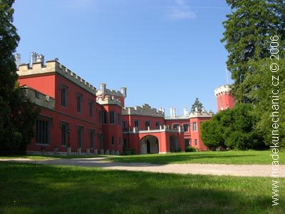 Celkov� pohled na z�mek