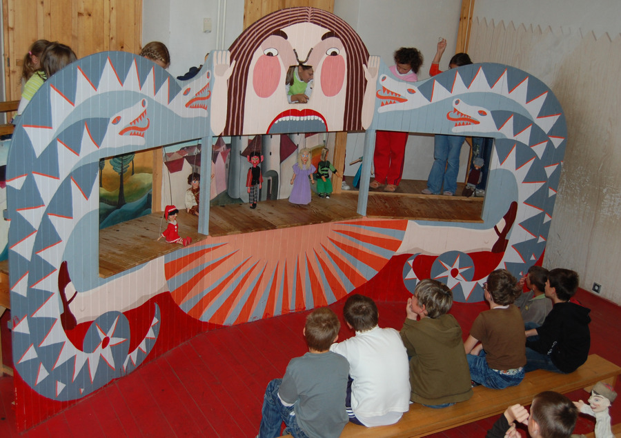 MUZEUM LOUTK��SK�CH KULTUR CHRUDIM