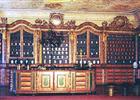 Barokní lékárna z 18. století 
(klikni pro zvětšení)