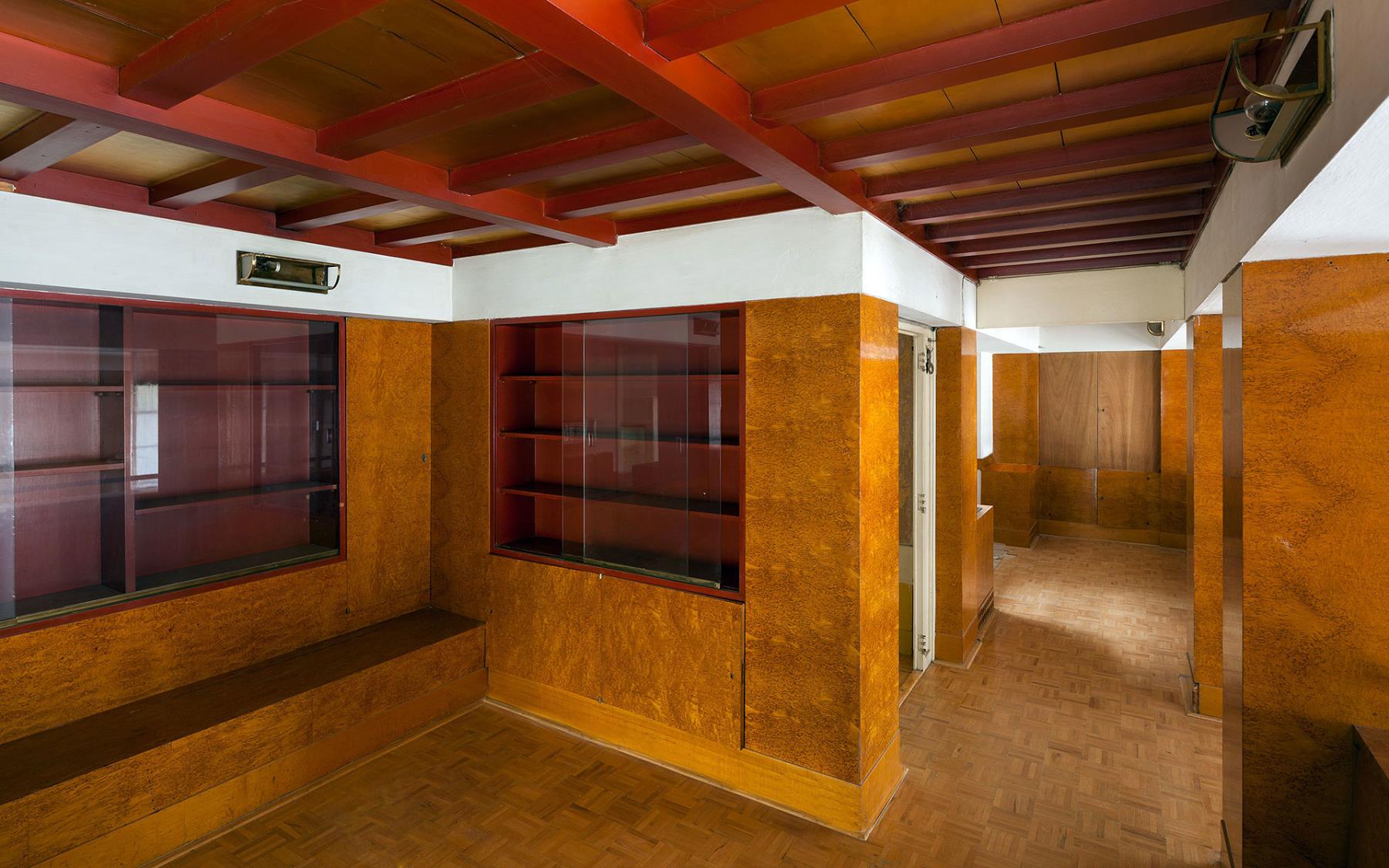 LOOSOVY INTERI�RY V PLZNI