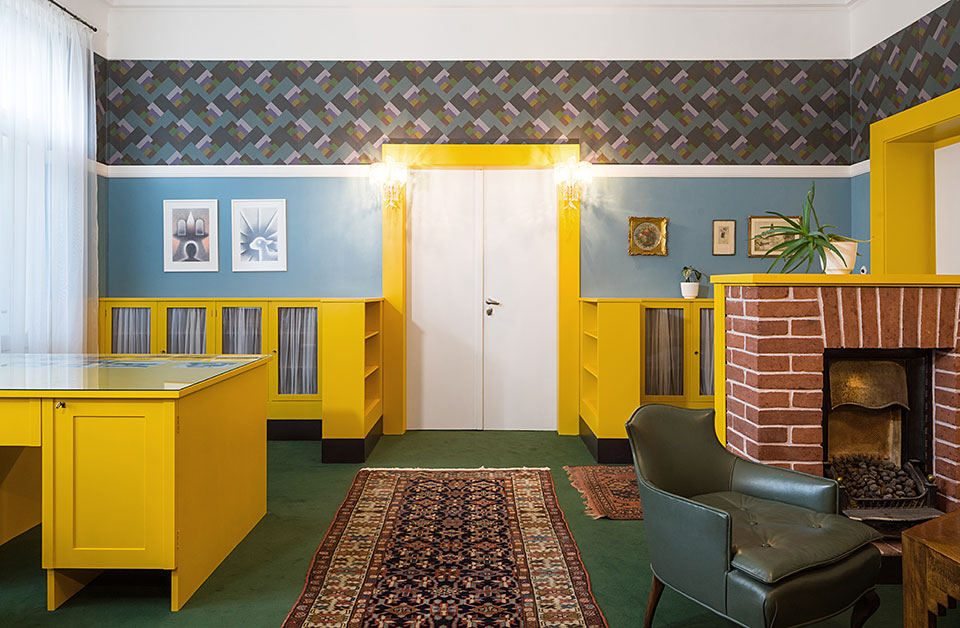 LOOSOVY INTERI�RY V PLZNI