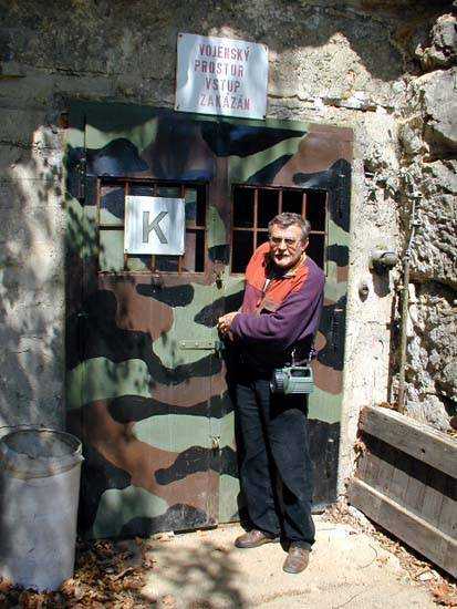 PODZEMN� LETECK� TOV�RNY Z II. SV�TOV� V�LKY V RAB�TEJN� U SRBSK� KAMENICE