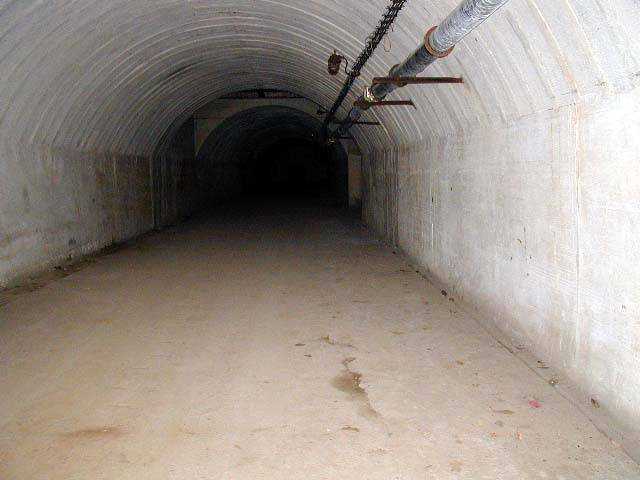 PODZEMN� LETECK� TOV�RNY Z II. SV�TOV� V�LKY V RAB�TEJN� U SRBSK� KAMENICE