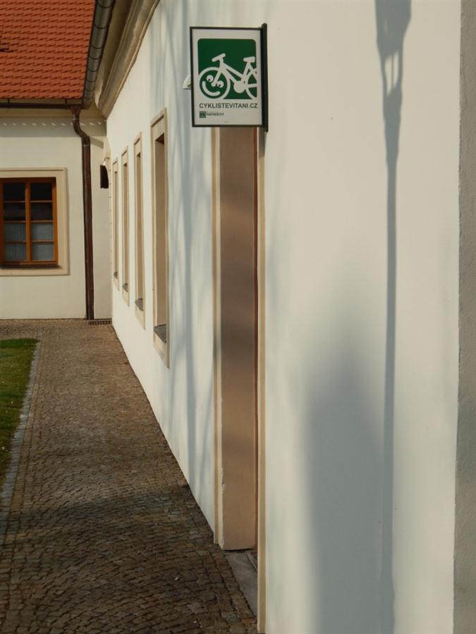 Cyklist� jsou v Ben�tk�ch nad Jizerou v�t�ni