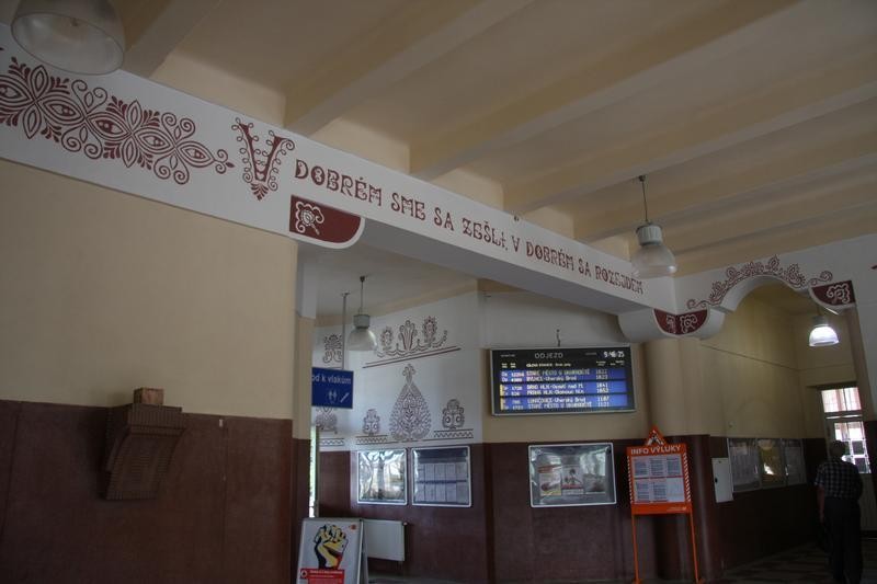 vlakov� n�dra�� Uhersk� Hradi�t�