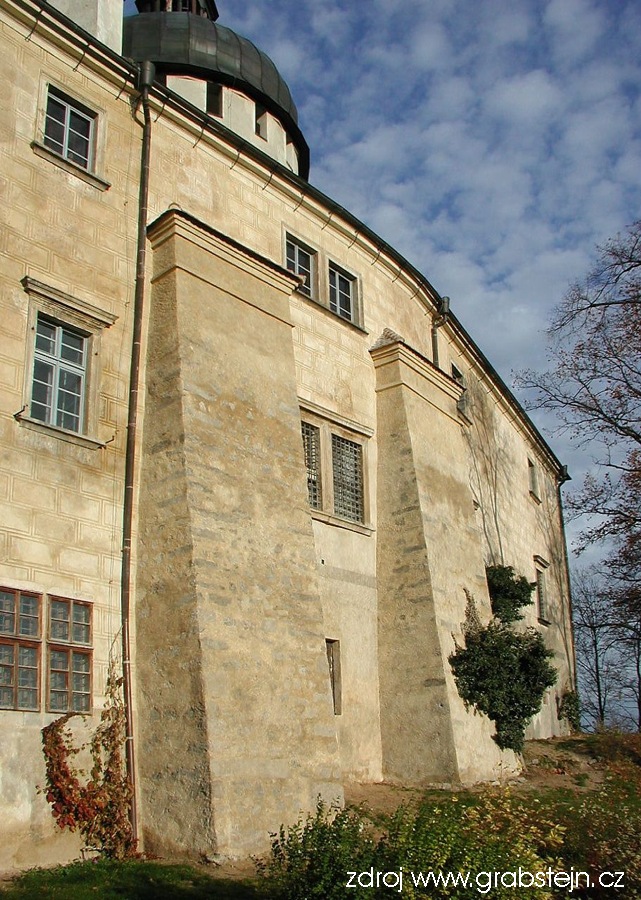 HRAD A Z�MEK GRAB�TEJN