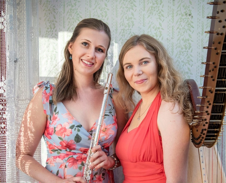 Sylvie Schelingerová – příčná flétna, Amelia Tokarska – harfa 